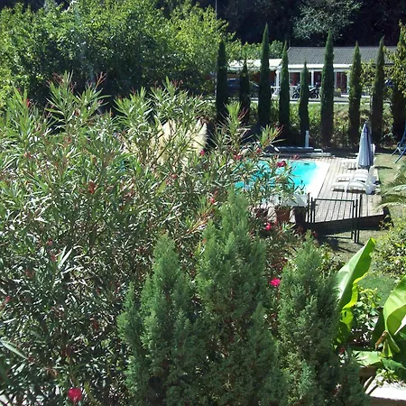 La Riviere Lune Bed & Breakfast 3*